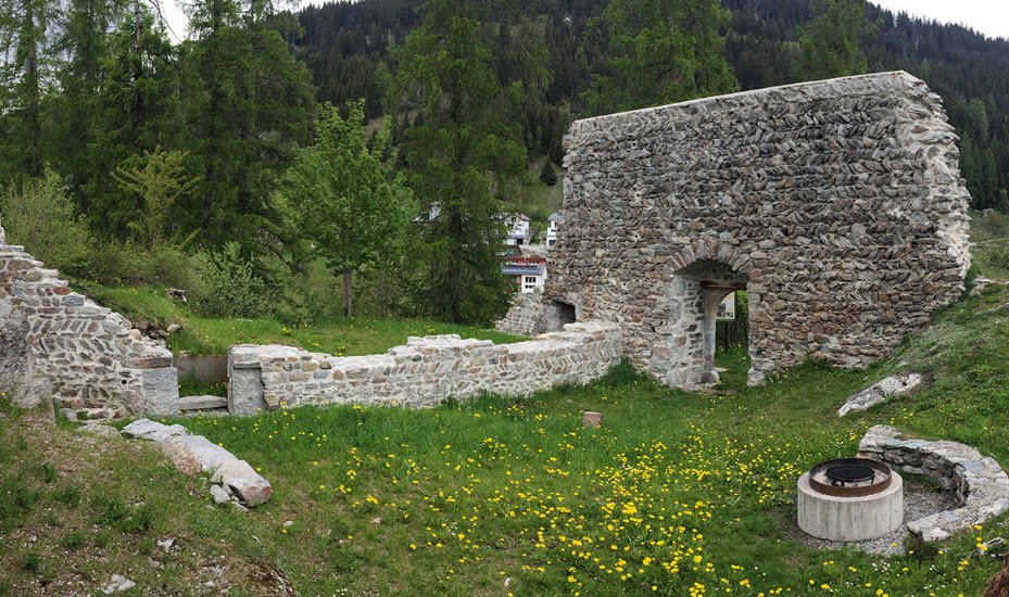 Ruina da Frundsberg (Ruine Frauenberg), Ruschein, Switzerland